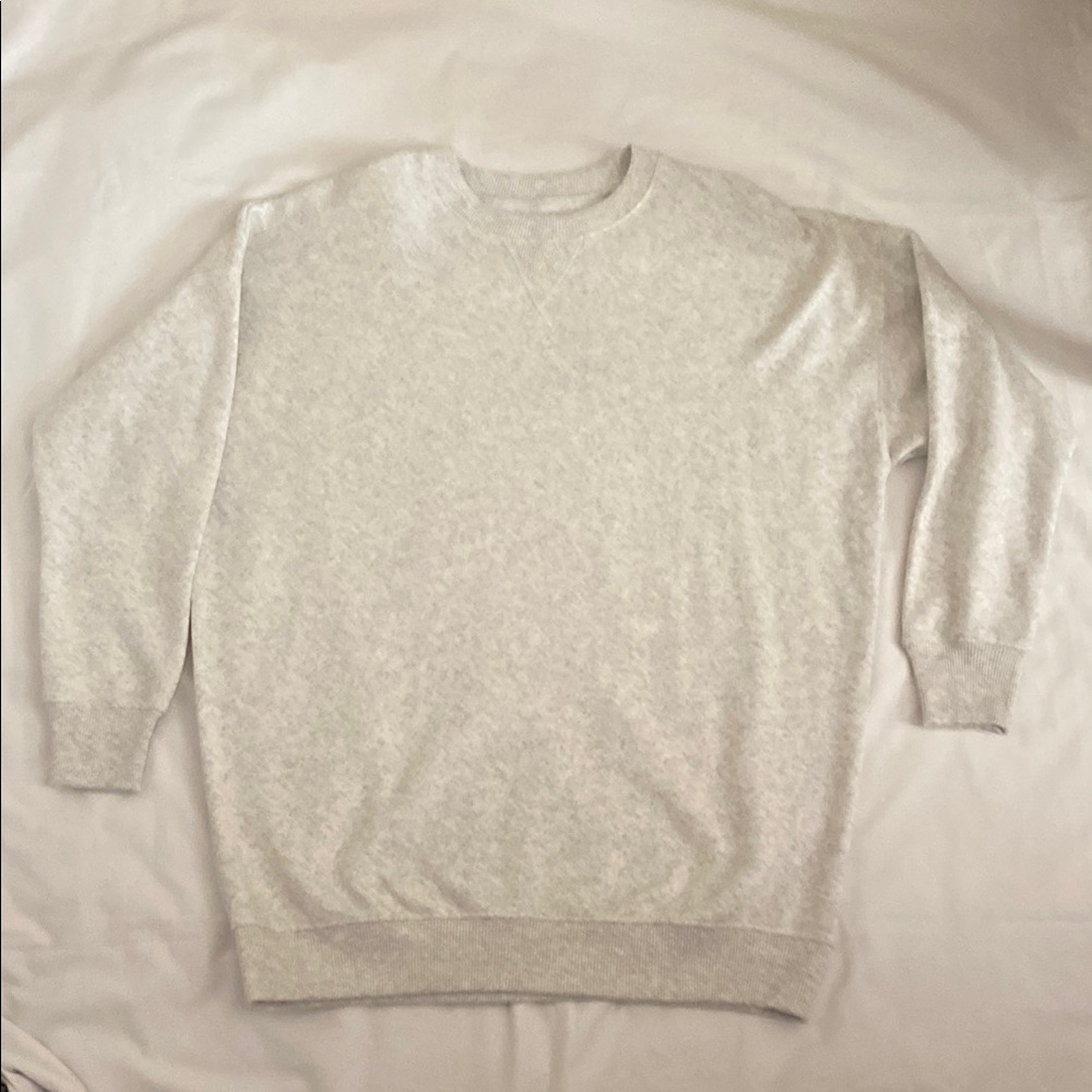 BNWT American Eagle Outfitters Gray Crewneck Sweater